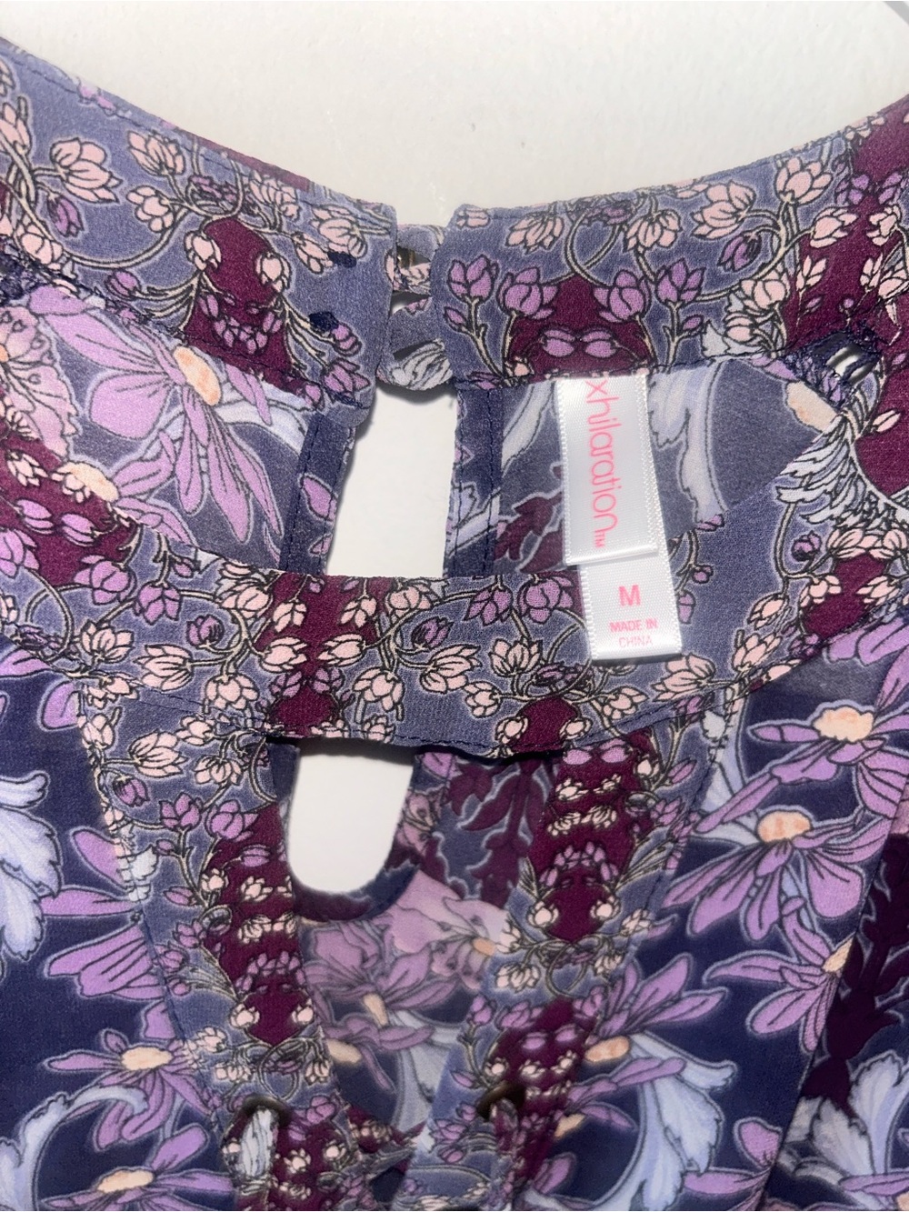 Xhilaration Purple Floral Keyhole Tunic Blouse - Picture 3 of 3